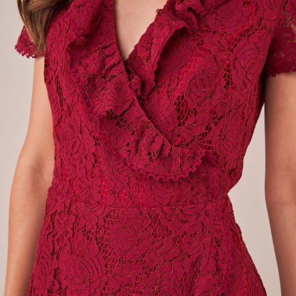 Adorable lace wrap dress ruffle in burgundy - Picture 3 of 6